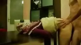 Дві лесбіянки порно домашне групове лижуть кицьки у ванній.
