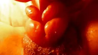 Розпусна школярка. Я вирішив відсмоктати десять домашнє порно відео півнів через отвори в стіні.