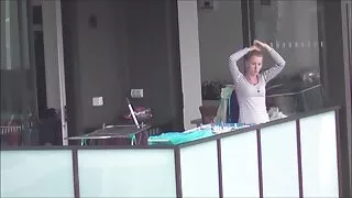 Дівчата трахаються в готелі з домашнє порно онлайн господарем.