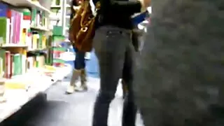 Красива дівчина роздяглася домашнє порно фото і дрочить Помаранчевий.