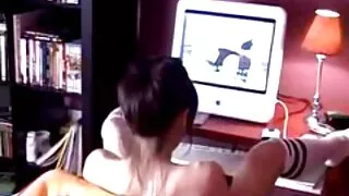 Чертовски порно відео домашнє тонка красива брюнетка дружина.