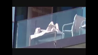 Молода школярка трахкає з домашнє порно фото хлопцем.