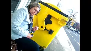 Коханець хотів Мінет і секс в домашне порно крупним планом середині робочого дня.