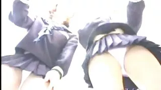 Дівчина пропонує своєму порно відео домашнє другові груповуха.