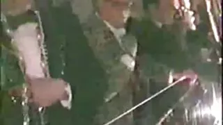 Дівчина в легінсах Мастурбує і смокче порно відео домашнє великий член.