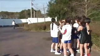 Чорна жінка розважається домашнє відео порно з двома коханцями.