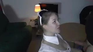 Чувак задовольняє порно фото домашнє милф з членом.