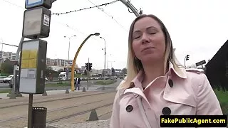 Чешка ніжно займається порно відео домашне любов'ю.