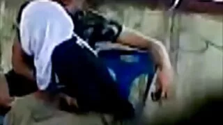Молода жінка секс домашнє жадає любові і ласки і трахкає з сусідом.